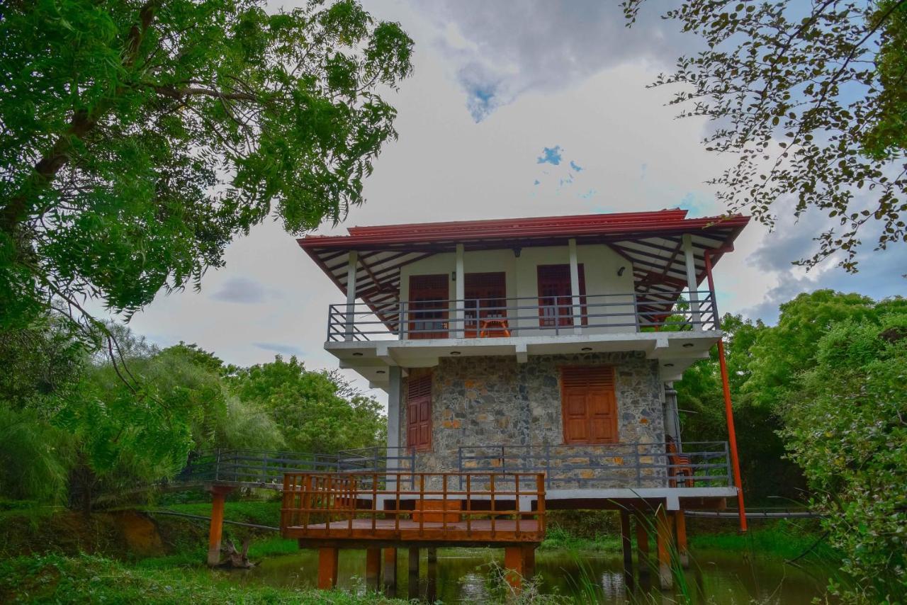 Lake Villa Resort Tissamaharama Exterior photo